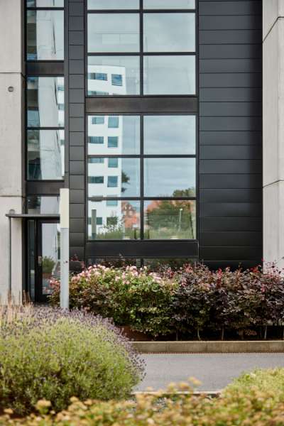 Concrete blocks of flats “glued together” with aluminium profiles, Svanelundsbakken 16-22, 9800 Hjørring